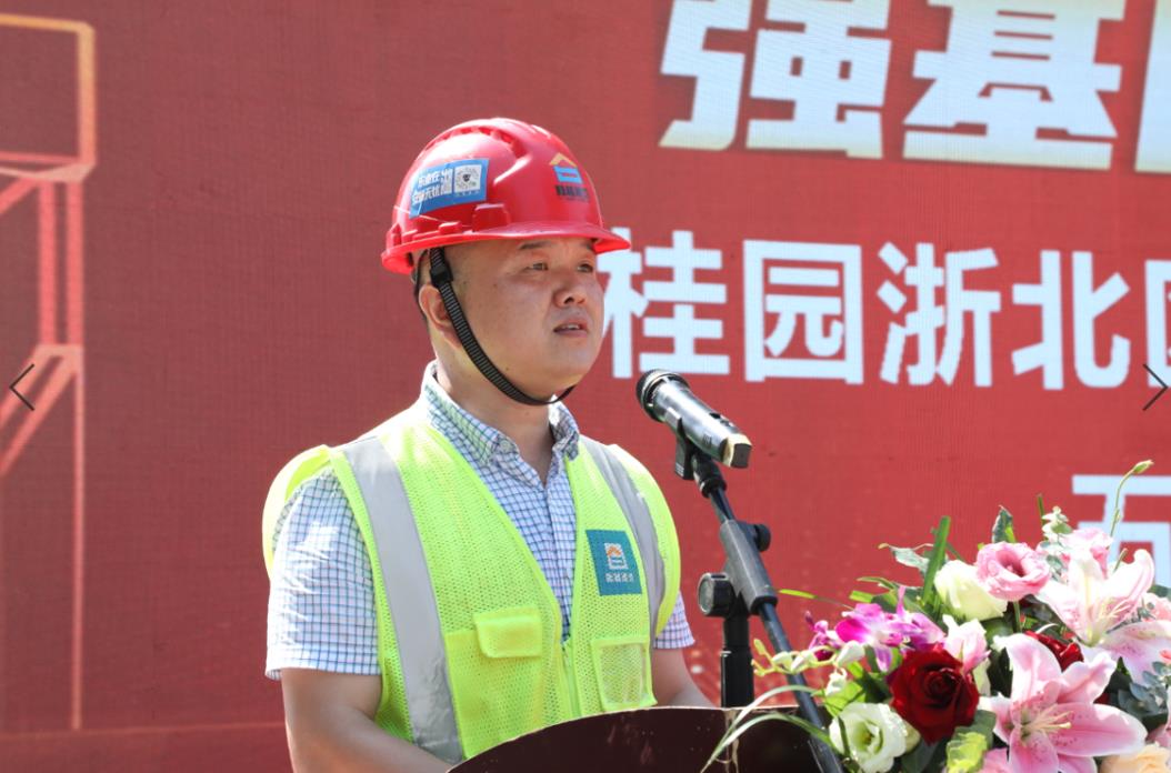 先鋒人物丨大智若愚，做一名騰越建筑的“移山人”