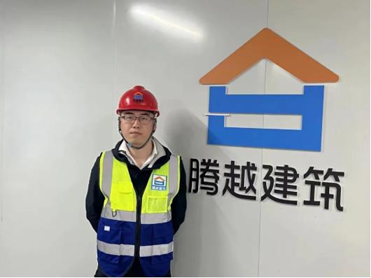 先鋒人物|“我不算聰明，所以要用努力來(lái)彌補(bǔ)”